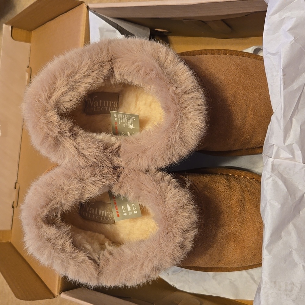 Feels like UGGs! - Tan Fur Trim Booties - Picture 2 of 7